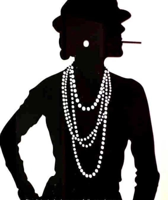 Coco Chanel, Untold stories, les jeunes années...