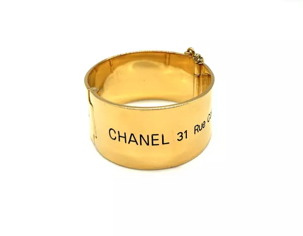 110-a-chanel-manchette-31-cambon