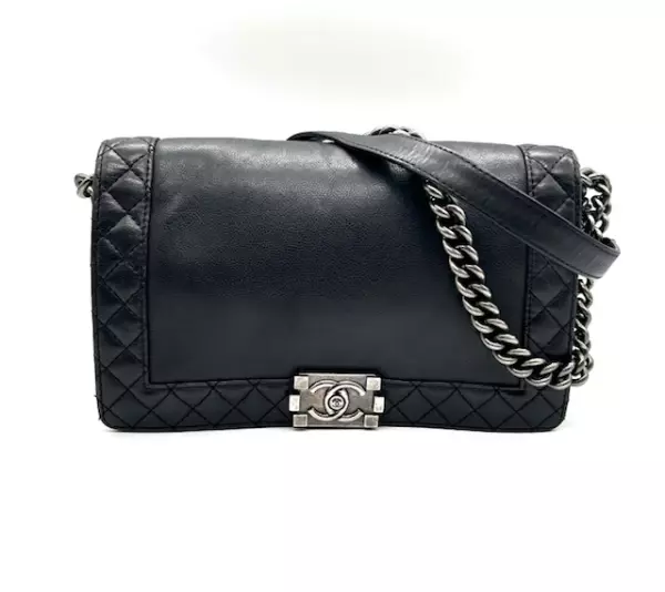 111-a-chanel-boy