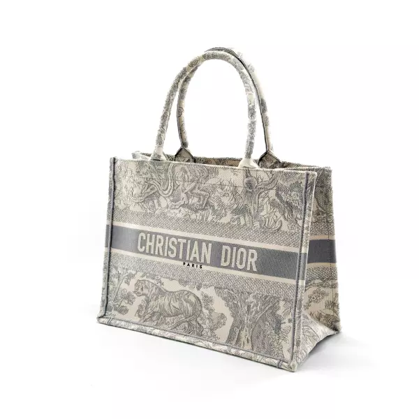 105diortote-book-beigea