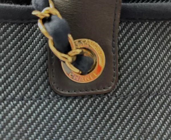 114-g-chanel-sac-deauville-bleu