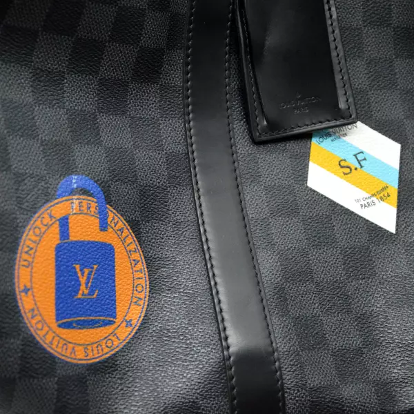 64louisvuitton-keepall-damier-noird