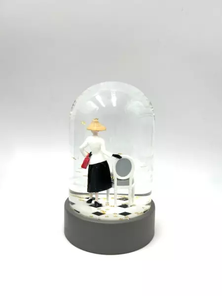 56c-dior-boule-a-neige-femme-dior