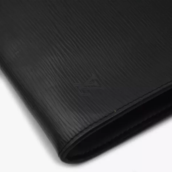 02louisvuitton-pochette-noired