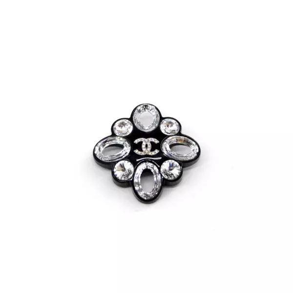 46chanel-broche-noire-strassa