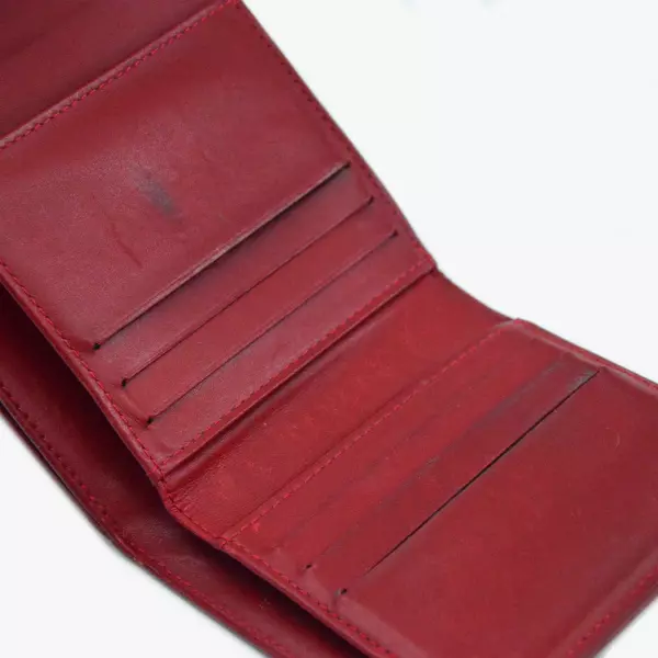 16louisvuitton-portefeuille-rougee