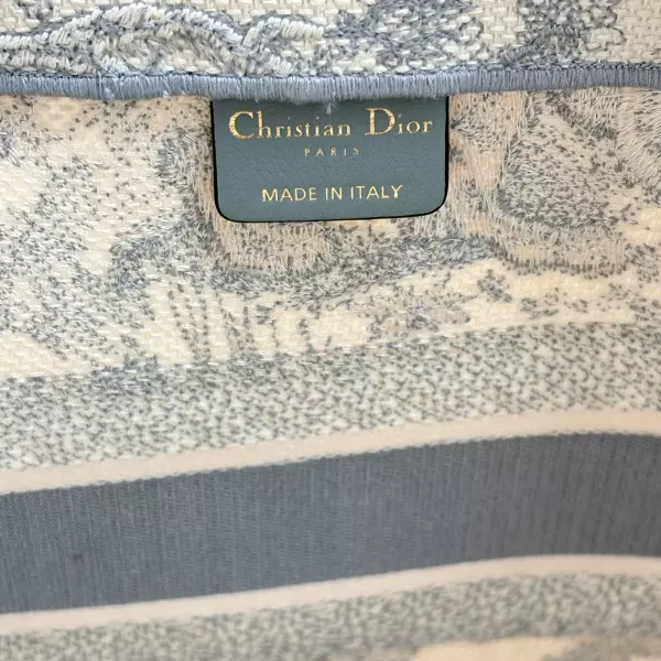 105diortote-book-beigef