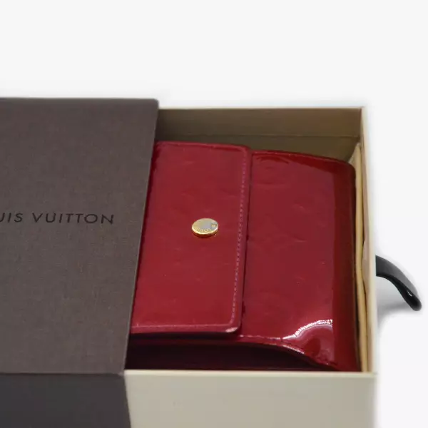 16louisvuitton-portefeuille-rougeb