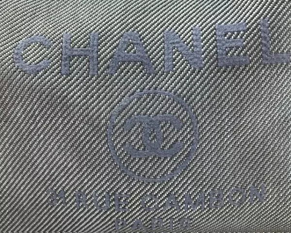 114-h-chanel-sac-deauville-bleu